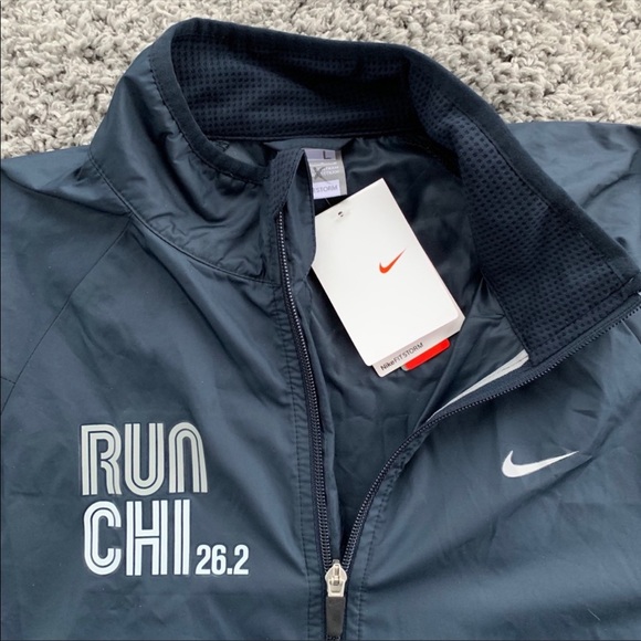 Nike Fit Running Wind Breaker - Picture 3 of 4